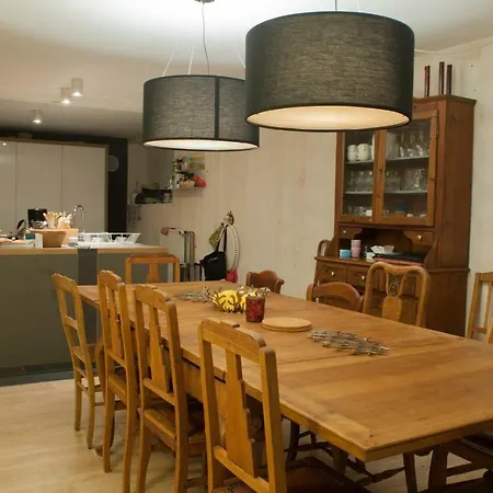 Beautiful And Spacious Contemporary House Casa vacanze Oignies